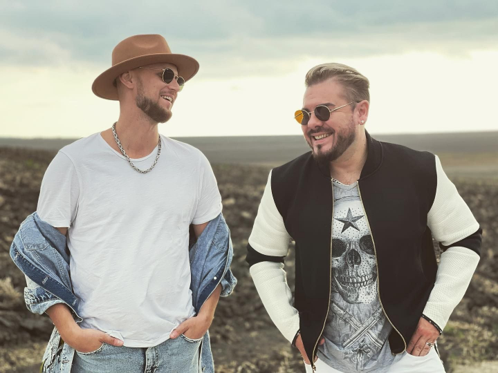 Biletele pentru concertele lor din Londra sunt vandute in doar 2 ore! Ce spune trupa SunStroke Project despre piesa care va reprezenta Moldova in acest an la Eurovision - VIDEO Biletele pentru concertele lor din Londra sunt vandute in doar 2 ore! Ce spune trupa SunStroke Project despre piesa care va reprezenta Moldova in acest an la Eurovision - VIDEO