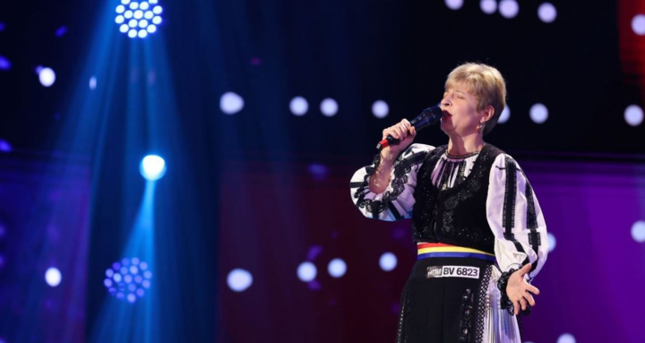 Asta da curaj! N-a mai pus mana pe un microfon, dar a venit sa le cante juratilor de la Romanii au talent o doina! Cum s-a descurcat Sanda Lupsa - VIDEO