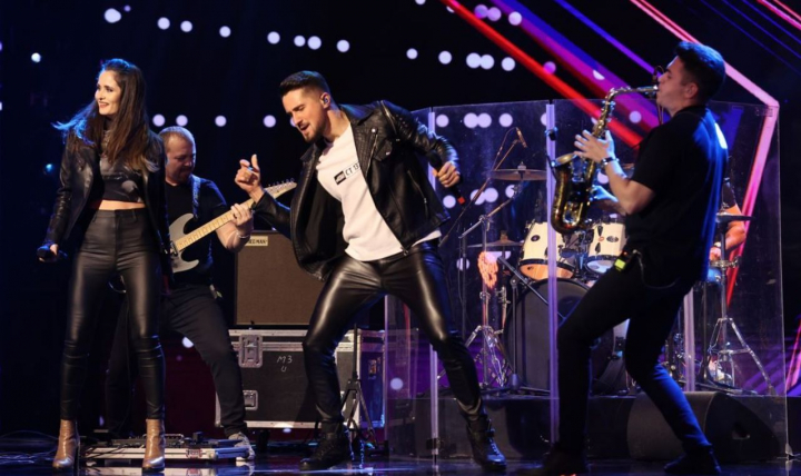 De la Ninja Warrior, pe scena Romanii au talent! Moldoveanul Andrei Ciobanu si band-ul sau au ridicat publicul in picioare: “Voi sunati tipla! - VIDEO De la Ninja Warrior, pe scena Romanii au talent! Moldoveanul Andrei Ciobanu si band-ul sau au ridicat publicul in picioare: “Voi sunati tipla! - VIDEO