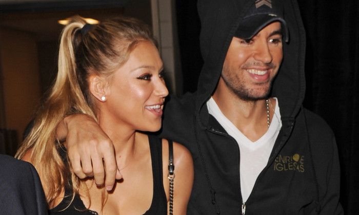 Anna Kournikova, imagine rara cu toata familia. Fosta jucatoare de tenis s-a pozat cu Enrique Iglesias si cei trei copii Anna Kournikova, imagine rara cu toata familia. Fosta jucatoare de tenis s-a pozat cu Enrique Iglesias si cei trei copii