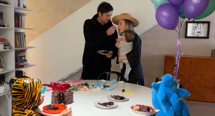 Adela Popescu si Radu Valcan si-au botezat fiul cel mic. Vezi ce imagini de la eveniment au postat vedetele: „Cea mai tare atmosfera” - FOTO