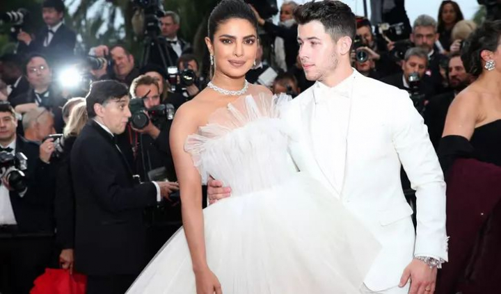 Nick Jonas si Priyanka Chopra au publicat prima imagine cu fiica lor - FOTO
Nick Jonas si Priyanka Chopra au publicat prima imagine cu fiica lor - FOTO