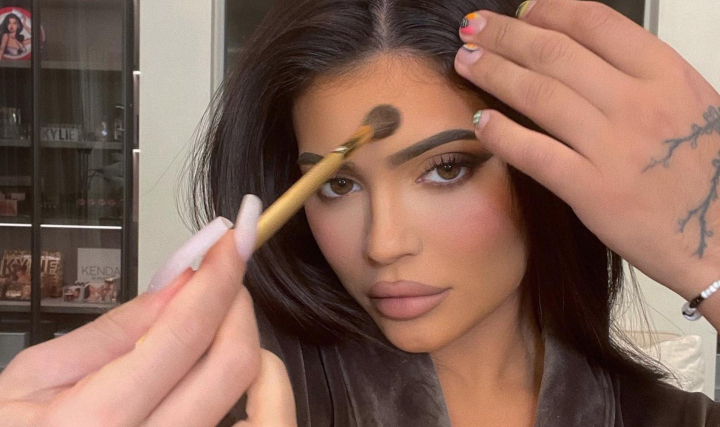 Nu o sa iti vina sa crezi! Mai multe poze cu Kylie Jenner au fost publicate fara photoshop, iar internautii nu si-au recunoscut vedeta preferata! Cum arata aceasta fara retusuri si filtrele Instagram - VIDEO Nu o sa iti vina sa crezi! Mai multe poze cu Kylie Jenner au fost publicate fara photoshop, iar internautii nu si-au recunoscut vedeta preferata! Cum arata aceasta fara retusuri si filtrele Instagram - VIDEO