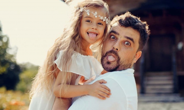 Timpul trece, dar iubirea neconditionata ramane! Anatolie Melnic - video emotionant alaturi de sotia si fiica acestuia, Kamelia! Vezi cat de mare, frumoasa si talentata a crescut fata: „10 ani..” - VIDEO Timpul trece, dar iubirea neconditionata ramane! Anatolie Melnic - video emotionant alaturi de sotia si fiica acestuia, Kamelia! Vezi cat de mare, frumoasa si talentata a crescut fata: „10 ani..” - VIDEO