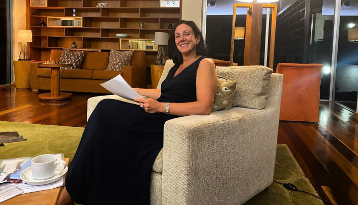 Si-a parasit sotul pentru un strain pe care l-a crezut sufletul ei pereche. Ce i s-a intamplat dupa a lasat-o cu un gust amar Si-a parasit sotul pentru un strain pe care l-a crezut sufletul ei pereche. Ce i s-a intamplat dupa a lasat-o cu un gust amar