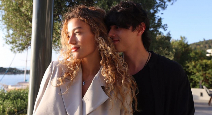 Solista trupei „VIA Gra”, Uliana Sinetskaya, isi doreste sa obtina un pasaport ucrainean. Iubitul sau, interpretul Alekseev: „Ea vrea un viitor alaturi de mine, in Ucraina” Solista trupei „VIA Gra”, Uliana Sinetskaya, isi doreste sa obtina un pasaport ucrainean. Iubitul sau, interpretul Alekseev: „Ea vrea un viitor alaturi de mine, in Ucraina”