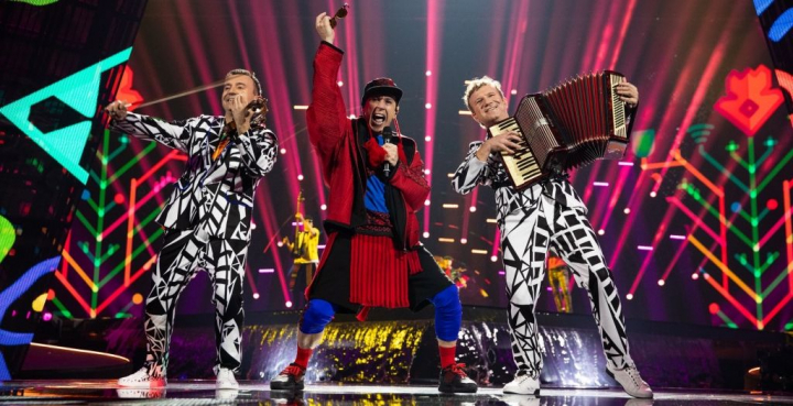 Incredibil! Piesa „Trenuletul” a formatiei Zdob si Zdub si fratii Advahov a adunat peste 5 milioane de vizualizari pe Youtube - VIDEO Incredibil! Piesa „Trenuletul” a formatiei Zdob si Zdub si fratii Advahov a adunat peste 5 milioane de vizualizari pe Youtube - VIDEO