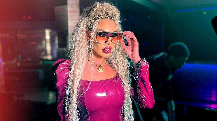 Laura Vetty a lansat un nou hit! Vezi cum suna noua sa piesa „Lady Marmalade”, dar si ce tinute provocatoare a purtat artista in noul sau videoclip: „Impartasesc cu voi ceva special” - FOTO/VIDEO Laura Vetty a lansat un nou hit! Vezi cum suna noua sa piesa „Lady Marmalade”, dar si ce tinute provocatoare a purtat artista in noul sau videoclip: „Impartasesc cu voi ceva special” - FOTO/VIDEO