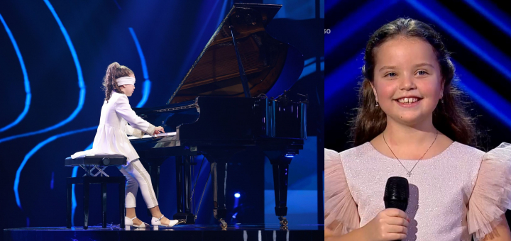 Moldoveanca Martina Meola, moment uluitor pe scena talentelor: a cantat la pian legata la ochi si a ridicat toata sala in picioare: “Cred ca acesta e un numar demn sa castige Romanii au talent” - FOTO/VIDEO