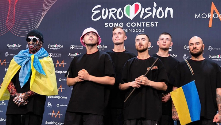 De pe scena Eurovision, la razboi. Artistii trupei Kalush Orchestra s-au intors sa lupte pentru Ucraina De pe scena Eurovision, la razboi. Artistii trupei Kalush Orchestra s-au intors sa lupte pentru Ucraina