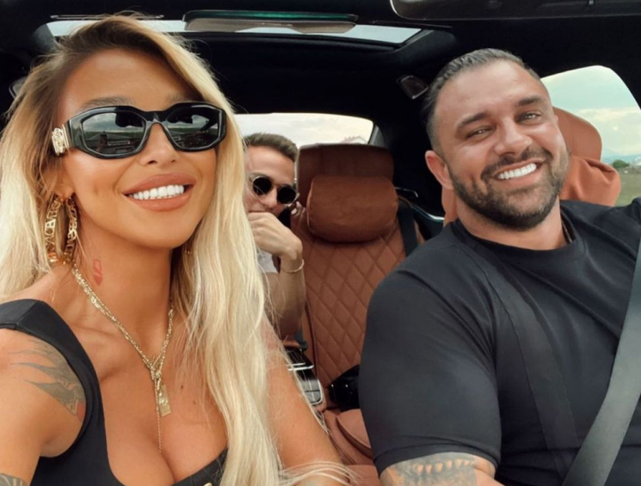 Ema Uta l-a prezentat parintilor pe Alex Bodi! Inainte de asta au facut turul manastirilor - FOTO
