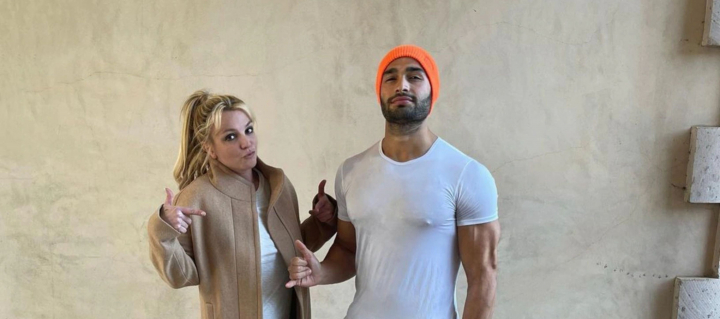 Logodnicul lui Britney Spears a comentat pentru prima data despre pierderea copilului: „In curand ne vom completa...”
Logodnicul lui Britney Spears a comentat pentru prima data despre pierderea copilului: „In curand ne vom completa...”