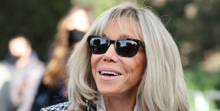 Lectie de stil de la Brigitte Macron! Chiar daca are 69 de ani stie cum sa combine corect blugii skinny. Vezi look-ul deosebit pe care l-a purtat recent Prima Doamna a Frantei - FOTO Lectie de stil de la Brigitte Macron! Chiar daca are 69 de ani stie cum sa combine corect blugii skinny. Vezi look-ul deosebit pe care l-a purtat recent Prima Doamna a Frantei - FOTO