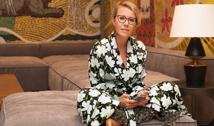 Ksenia Sobchak a postat un mesaj ciudat pe pagina sa de Instagram: „Noua realitate a unui patriot rus ca mine, care nu emigreaza, este de a invata limba si cultura chineza” Ksenia Sobchak a postat un mesaj ciudat pe pagina sa de Instagram: „Noua realitate a unui patriot rus ca mine, care nu emigreaza, este de a invata limba si cultura chineza”