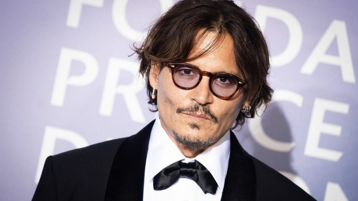 Suma fabuloasa pe care o primea staff-ul lui Johnny Depp. Medicul castiga o avere Suma fabuloasa pe care o primea staff-ul lui Johnny Depp. Medicul castiga o avere