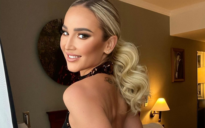 „Mami, salveaza-ma, il plac atat de mult!” Olga Buzova a recunoscut ca este indragostita pana la nebunie - VIDEO „Mami, salveaza-ma, il plac atat de mult!” Olga Buzova a recunoscut ca este indragostita pana la nebunie - VIDEO