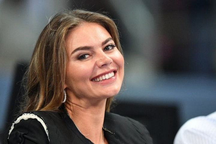 Alina Kabaeva se confrunta cu depresia! Vezi ce a marcat-o pe gimnasta rusa, dar si ce o face sa duca dorul unei vieti „normale”: „Ziua ma antrenez, noaptea plang...” - FOTO Alina Kabaeva se confrunta cu depresia! Vezi ce a marcat-o pe gimnasta rusa, dar si ce o face sa duca dorul unei vieti „normale”: „Ziua ma antrenez, noaptea plang...” - FOTO