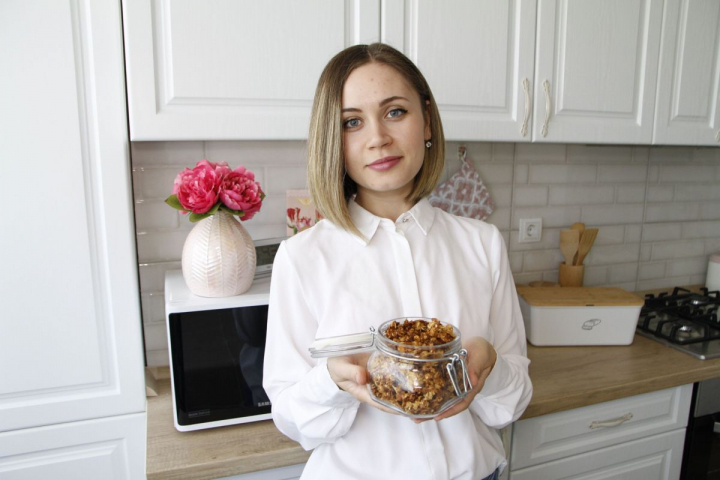 Vrei un mic dejun sanatos? Afla cum poti face acasa in mai putin de ora cea mai delicioasa granola - VIDEO Vrei un mic dejun sanatos? Afla cum poti face acasa in mai putin de ora cea mai delicioasa granola - VIDEO