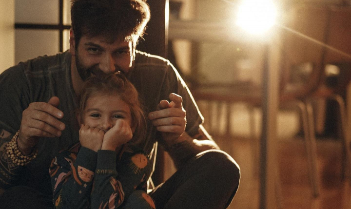 Un prezentator cunoscut din Ucraina vrea sa adopte o fetita dupa ce se va sfarsi razboiul: „Consider ca este misiunea mea principala este sa ofer dragoste unui copil care si-a pierdut parintii” - VIDEO Un prezentator cunoscut din Ucraina vrea sa adopte o fetita dupa ce se va sfarsi razboiul: „Consider ca este misiunea mea principala este sa ofer dragoste unui copil care si-a pierdut parintii” - VIDEO