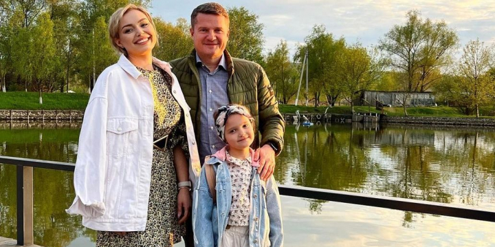 Cu emotii mari, fiica Corneliei si a lui Marcel Stefanet, a intrat in vacanta! Vezi cum a avut loc careul Alexandrei si ce planuri are micuta pentru aceasta vara: „Este o sarbatoare mare in familia noastra” - VIDEO Cu emotii mari, fiica Corneliei si a lui Marcel Stefanet, a intrat in vacanta! Vezi cum a avut loc careul Alexandrei si ce planuri are micuta pentru aceasta vara: „Este o sarbatoare mare in familia noastra” - VIDEO