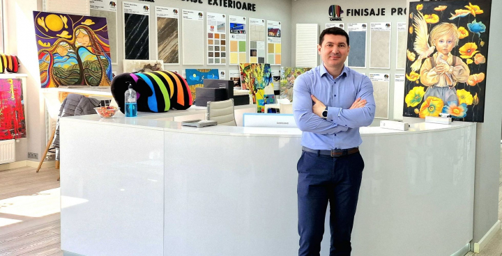 Impreuna cu echipa Caparol Moldova, Sergiu Aftenev a realizat ateliere de creatie pentru micii refugiati! In cadrul campaniei au fost adunati peste 150 de mii de lei, care vor fi donati copiiilor ucraineni: „Ei picteaza pacea asa cum o vad” - VIDEO Impreuna cu echipa Caparol Moldova, Sergiu Aftenev a realizat ateliere de creatie pentru micii refugiati! In cadrul campaniei au fost adunati peste 150 de mii de lei, care vor fi donati copiiilor ucraineni: „Ei picteaza pacea asa cum o vad” - VIDEO