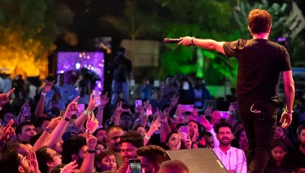 A decedat un celebru artist de la Bollywood! S-a stins fulgerator, dupa ce si-a incheiat concertul A decedat un celebru artist de la Bollywood! S-a stins fulgerator, dupa ce si-a incheiat concertul