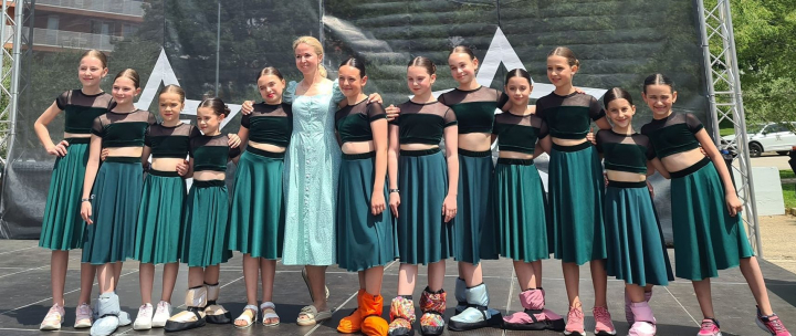 Au revenit in Moldova cu medalia Aur de la Campionatul Mondial de Dans! Vezi ce emotii au avut micutele dansatoare si cat de fericite sunt pentru ca au putut invinge toate tarile participante: „Cand am auzit ca am locul I, am inceput sa plang tare” - VIDEO Au revenit in Moldova cu medalia Aur de la Campionatul Mondial de Dans! Vezi ce emotii au avut micutele dansatoare si cat de fericite sunt pentru ca au putut invinge toate tarile participante: „Cand am auzit ca am locul I, am inceput sa plang tare” - VIDEO