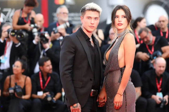 Bella Thorne a rupt logodna cu iubitul sau italian! Ce mesaj emotionant i-a transmis cantaretul: „Datorita acestui om , am...” - FOTO Bella Thorne a rupt logodna cu iubitul sau italian! Ce mesaj emotionant i-a transmis cantaretul: „Datorita acestui om , am...” - FOTO