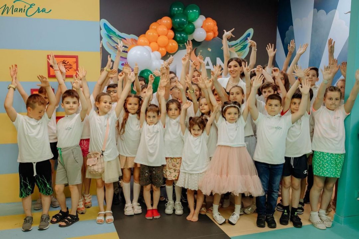 ManiEra - la un an de activitate! Absolventii bunelor maniere au avut parte de o petrecere de neuitat:
„1 an in care am descoperit copii minunati si parinti implicati” - FOTO/VIDEO ManiEra - la un an de activitate! Absolventii bunelor maniere au avut parte de o petrecere de neuitat:
„1 an in care am descoperit copii minunati si parinti implicati” - FOTO/VIDEO