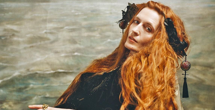 Pe scena, cu drapelul ucrainean! Trupa britanica Florence and The Machine a sustinut Ucraina la un concert de la Varsovia: „Nu pot vorbi despre asta fara lacrimi in ochi...” - VIDEO Pe scena, cu drapelul ucrainean! Trupa britanica Florence and The Machine a sustinut Ucraina la un concert de la Varsovia: „Nu pot vorbi despre asta fara lacrimi in ochi...” - VIDEO