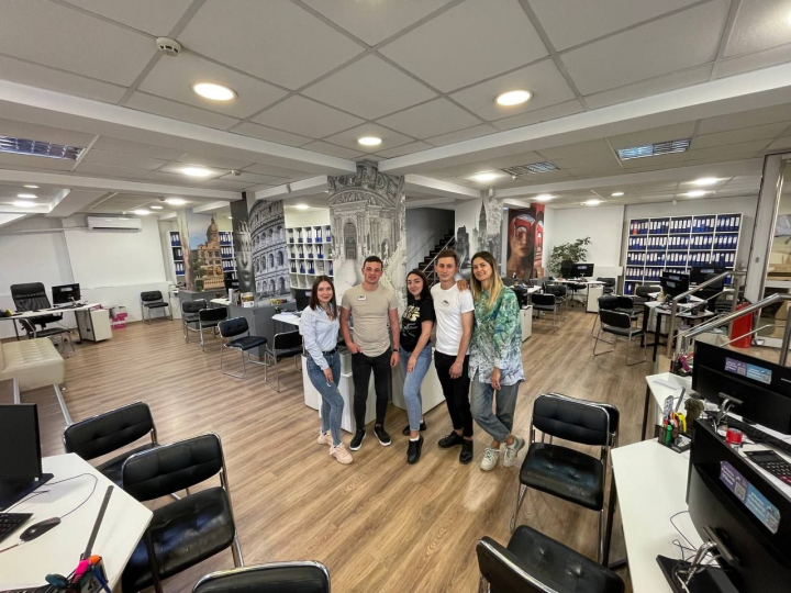 Panda Tur - mai spatios pentru tine! Confort maxim si tururi de top la un pret avantajos Panda Tur - mai spatios pentru tine! Confort maxim si tururi de top la un pret avantajos