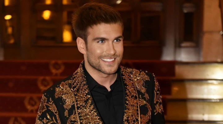 A absolvit liceul in anul 2009 si isi aminteste cu drag momentele unice! Vezi cum arata interpretul Ionel Istrati cu 13 ani in urma: „Ce timpuri” - FOTO A absolvit liceul in anul 2009 si isi aminteste cu drag momentele unice! Vezi cum arata interpretul Ionel Istrati cu 13 ani in urma: „Ce timpuri” - FOTO