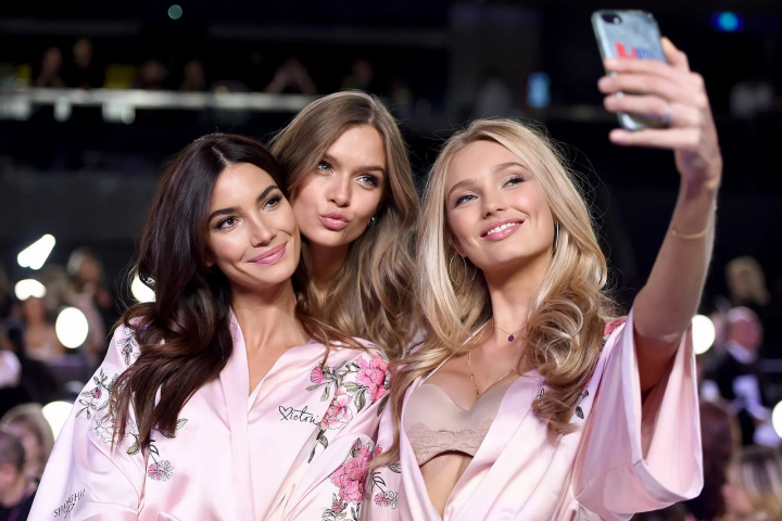 Top 5 cele mai sexy zodii de femei: „Femeia capricorn are standardele inalte si nu renunta la ele...” - FOTO Top 5 cele mai sexy zodii de femei: „Femeia capricorn are standardele inalte si nu renunta la ele...” - FOTO