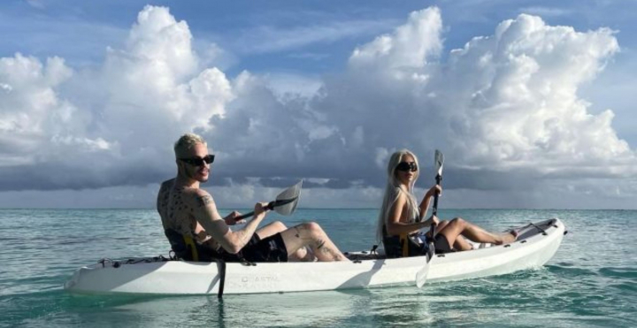 Imagini desprinse din paradis! Unde se relaxeaza Kim Kardashian impreuna cu Pete Davidson, dar si cat de impecabil arata diva dupa ce a pierdut 10 kilograme - FOTO
Imagini desprinse din paradis! Unde se relaxeaza Kim Kardashian impreuna cu Pete Davidson, dar si cat de impecabil arata diva dupa ce a pierdut 10 kilograme - FOTO