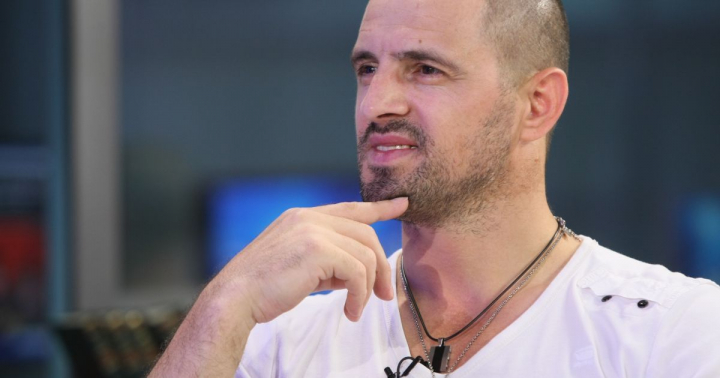 Stratanelele - o rubrica plina de umor marca Pavel Stratan! Vezi ce video-uri amuzante, dar pline de intelepciune posteaza artistul - VIDEO Stratanelele - o rubrica plina de umor marca Pavel Stratan! Vezi ce video-uri amuzante, dar pline de intelepciune posteaza artistul - VIDEO