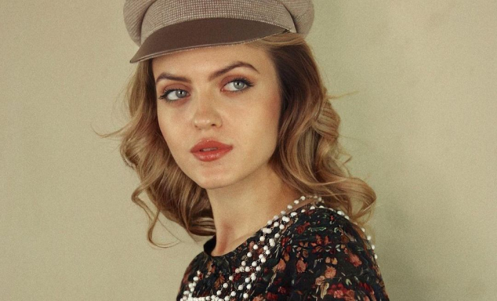 Accesoriile pentru cap - cea mai importanta tendinta in perioada estivala! Stilista Alina Caraus te poate ajuta sa-ti gasesti articolul care ti se potriveste cel mai bine - FOTO Accesoriile pentru cap - cea mai importanta tendinta in perioada estivala! Stilista Alina Caraus te poate ajuta sa-ti gasesti articolul care ti se potriveste cel mai bine - FOTO