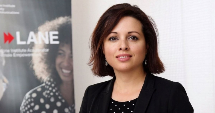 Este a doua moldoveanca decorata de regina Marii Britanii! Afla povestea Cezarei Nanu si munca importanta la nivel global pe care o face: „Port discutii, plec la conferinte si colaborez cu diferiti oameni de stiinta de pe intreg globul...” - FOTO/VIDEO