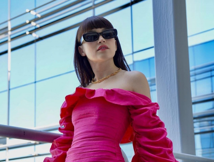 Irina Rimes a luat telefonul unui copil din public si s-a filmat in timpul concertului