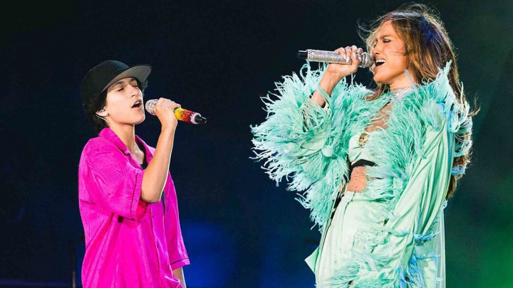 Pentru prima oara, Jennifer Lopez si-a prezentat unul dintre copii cu pronume de gen neutru. Emme are 14 ani - FOTO
Pentru prima oara, Jennifer Lopez si-a prezentat unul dintre copii cu pronume de gen neutru. Emme are 14 ani - FOTO