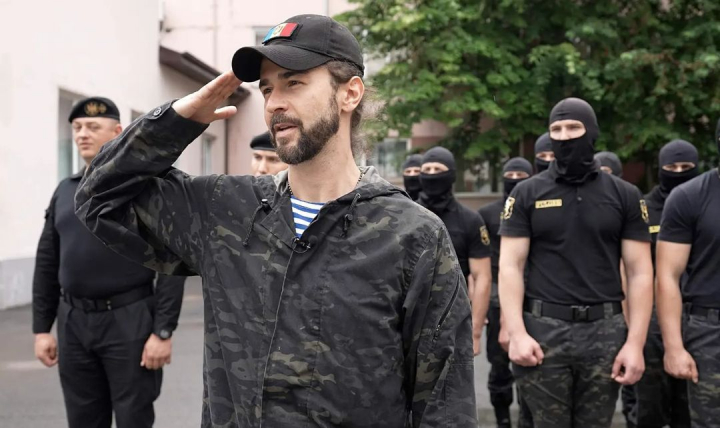 Pasha Parfeni - noul membru al Brigazii de Politie cu Destinatie Speciala „Fulger”! Vezi cum s-a descurcat artistul, dar si cat de mult si-a pus la incercare capacitatile fizice: „Credeam ca pana aici a mers ostasul..” - VIDEO