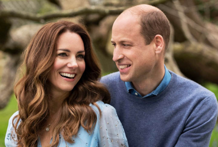 
Primul portret oficial al Printului William si al lui Kate Middleton a fost dezvaluit - FOTO