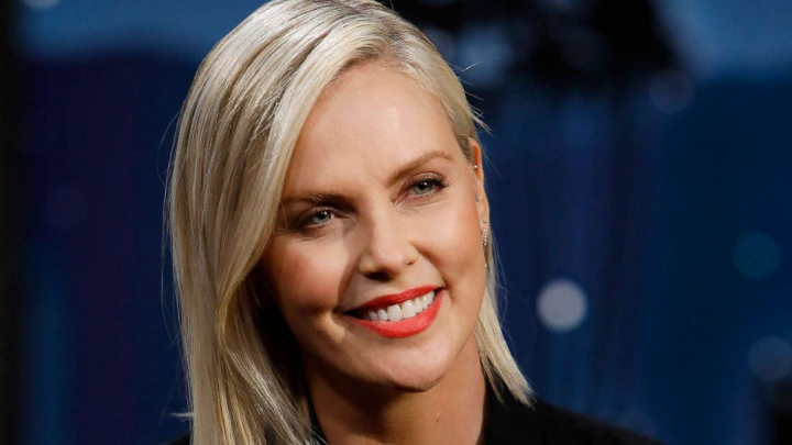 Charlize Theron s-a vopsit bruneta. Actrita va aparea in filmul „The Old Guard 2” - FOTO Charlize Theron s-a vopsit bruneta. Actrita va aparea in filmul „The Old Guard 2” - FOTO