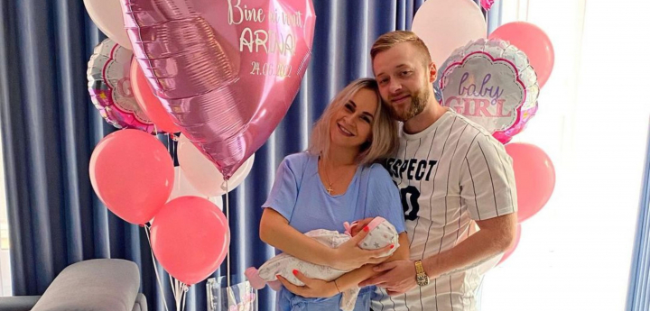 Fericire fara margini! Interpreta Sasha Letty a nascut o fetita perfect sanatoasa. Vezi ce a marturisit interpreta despre prima sa nastere, dar si pozele exclusive cu micuta - FOTO/VIDEO