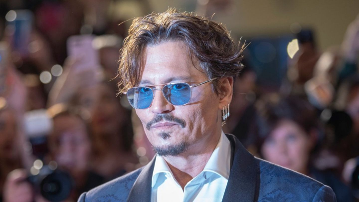 Johnny Depp se intoarce pe platourile de filmare. Cati bani ii ofera Disney pentru rolul lui Jack Sparrow - FOTO
Johnny Depp se intoarce pe platourile de filmare. Cati bani ii ofera Disney pentru rolul lui Jack Sparrow - FOTO