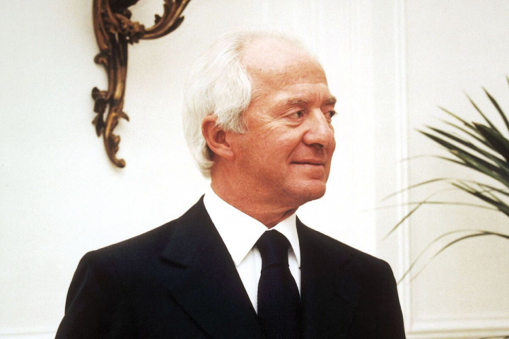 Leonardo Del Vecchio, proprietarul Ray-Ban, s-a stins din viata: „Odata cu moartea lui, Milano pierde una dintre cele mai emblematice figuri ale istoriei sale recente” Leonardo Del Vecchio, proprietarul Ray-Ban, s-a stins din viata: „Odata cu moartea lui, Milano pierde una dintre cele mai emblematice figuri ale istoriei sale recente”