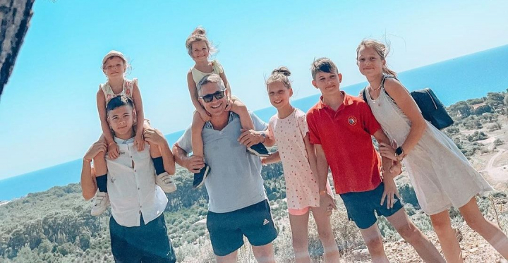 Au „cucerit” muntii! Manuella Carnat a publicat mai multe imagini video din cadrul vacantei sale. Vezi unde a mers tanara impreuna cu familia sa - FOTO/VIDEO