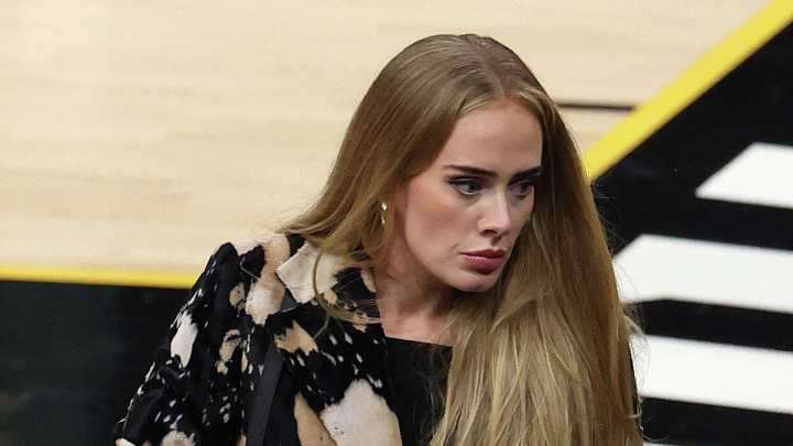 Situatie fara precedent pentru Adele! Fostul sau sot impreuna cu logodnicul ei au mers impreuna la concertul vedetei - FOTO Situatie fara precedent pentru Adele! Fostul sau sot impreuna cu logodnicul ei au mers impreuna la concertul vedetei - FOTO