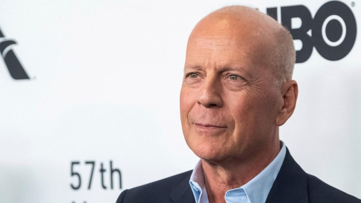 Cum l-au folosit producatorii pe Bruce Willis, stiind despre diagnosticul lui Cum l-au folosit producatorii pe Bruce Willis, stiind despre diagnosticul lui