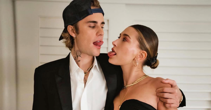 Justin si Hailey Bieber - pregatiti pentru a deveni parinti! Vezi ce poza adorabila au postat cei doi cu un bebelus - FOTO
Justin si Hailey Bieber - pregatiti pentru a deveni parinti! Vezi ce poza adorabila au postat cei doi cu un bebelus - FOTO