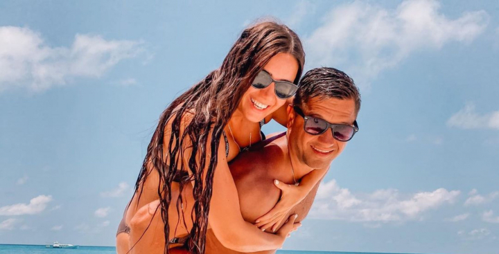 Familia Kovalsky a ajuns la mare! Vezi pentru ce destinatie au optat Irina si Sergiu, dar si de ce au ramas dezamagiti de compania aviatica cu care au zburat - FOTO/VIDEO Familia Kovalsky a ajuns la mare! Vezi pentru ce destinatie au optat Irina si Sergiu, dar si de ce au ramas dezamagiti de compania aviatica cu care au zburat - FOTO/VIDEO